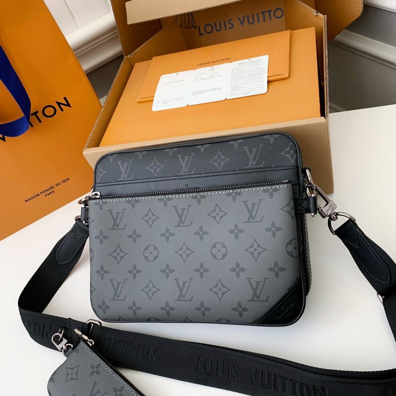 L0*is V*t0n Trio New Men’s colour-matching postman bag M69443 Size:25*18.5*7cm