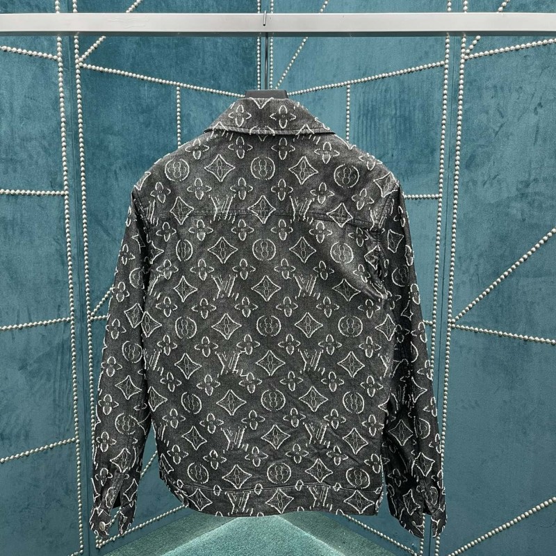 L0*is V*t0n shirt jacket