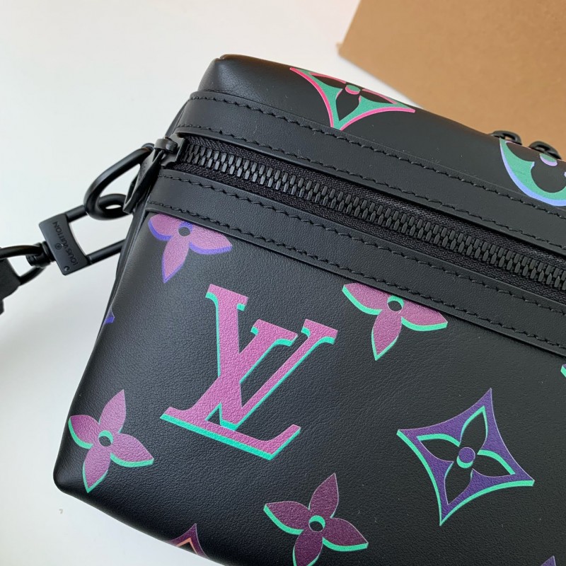 L0*is V*t0n COMET Full Leather Messenger Bag M22495