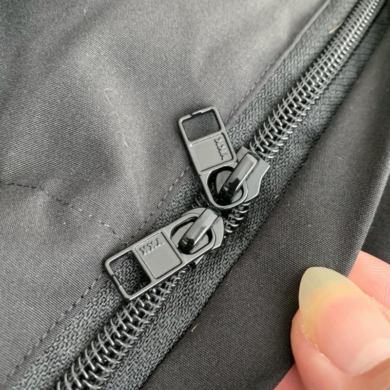 Can*a Go*e parka down jacket
