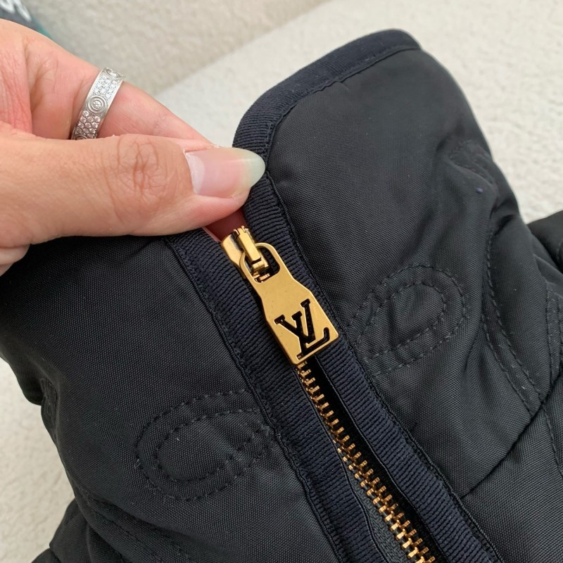 L0*is V*t0n Jackets