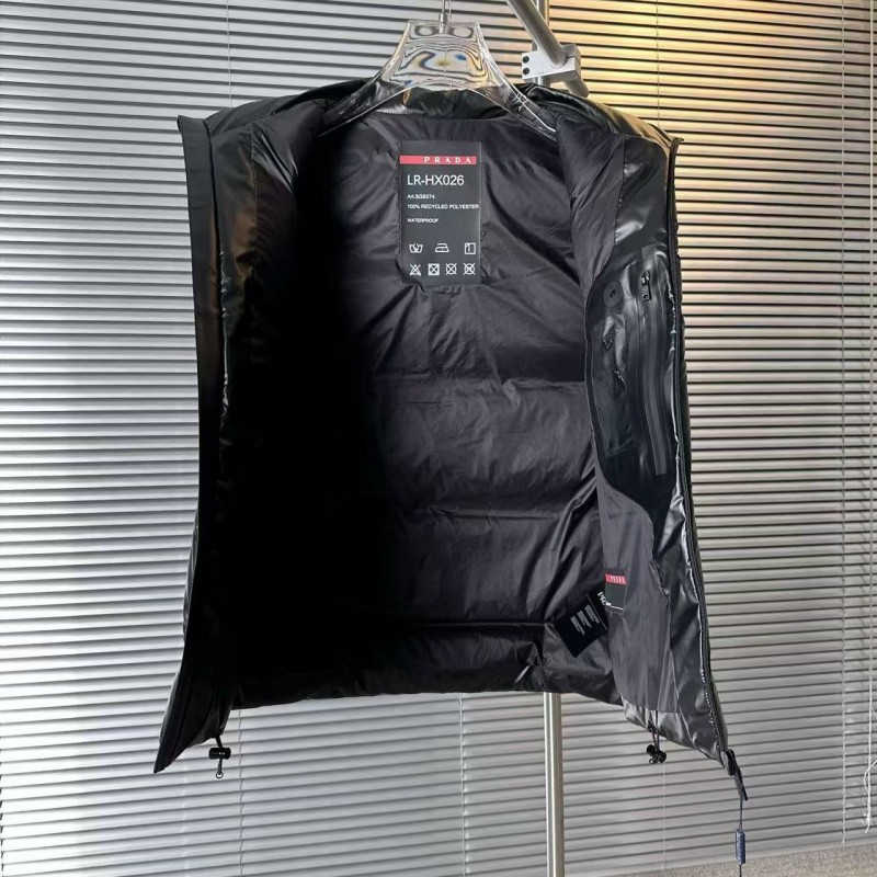 Pra*a classic red label new down vest