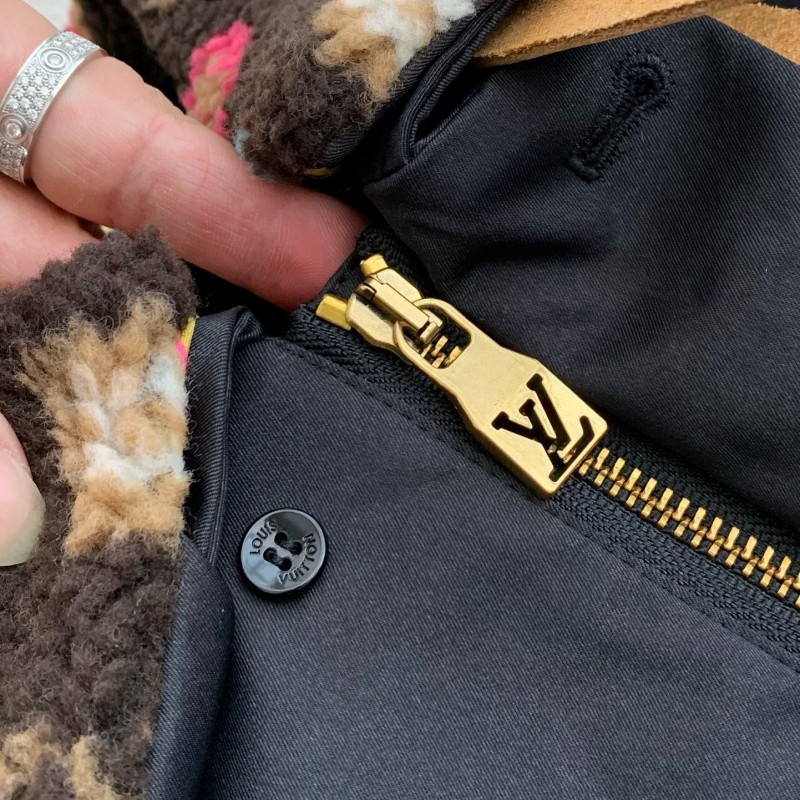 L0*is V*t0n Jackets