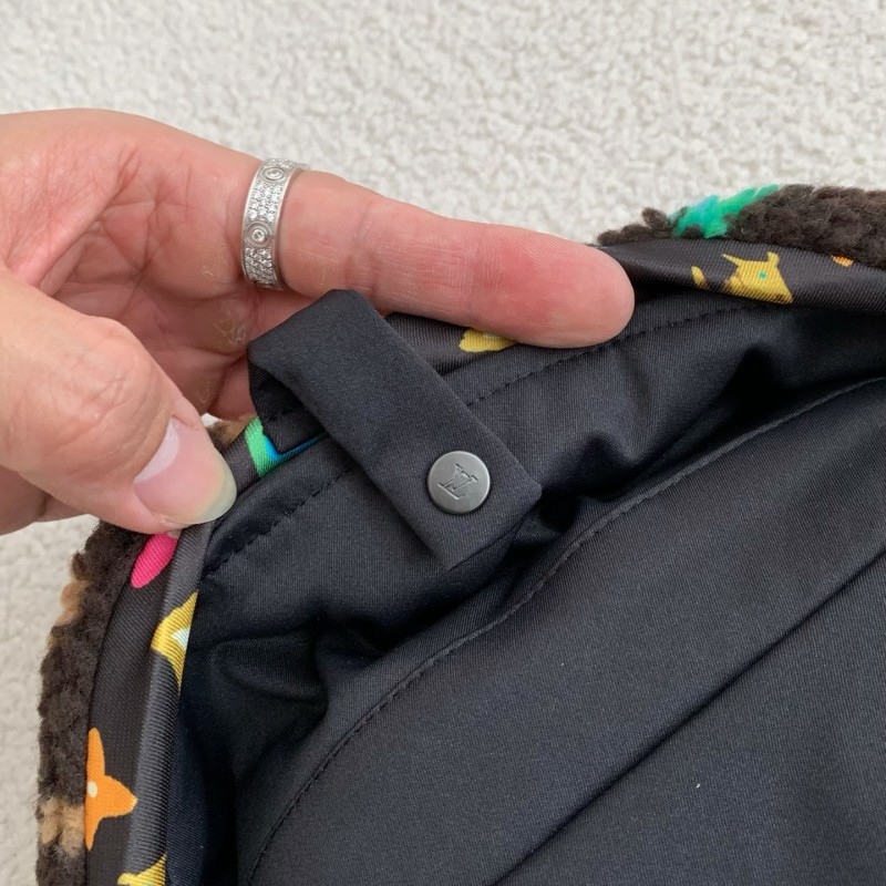 L0*is V*t0n Jackets