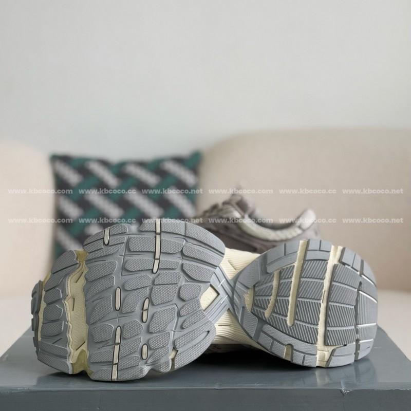 Ba*len*cia*ga Runner Sneakers