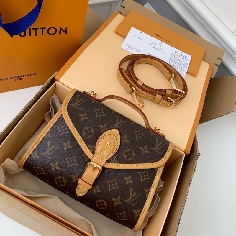 L0*is V*t0n IVY M44919,Size:23.5*18*9cm