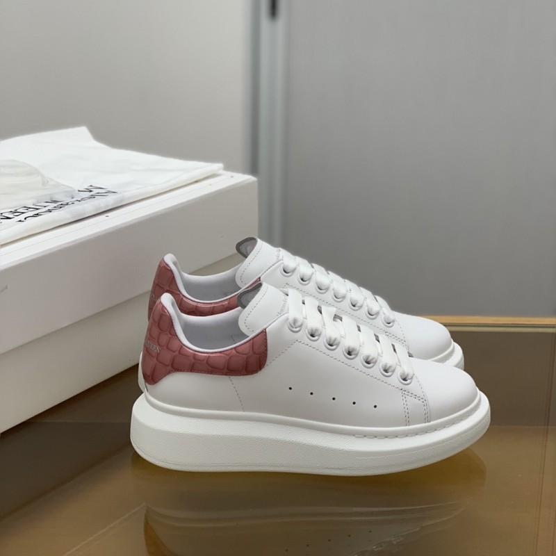 Ale*d*r M*Q*en MQ Powdery bead Stone grain tail Sneakers