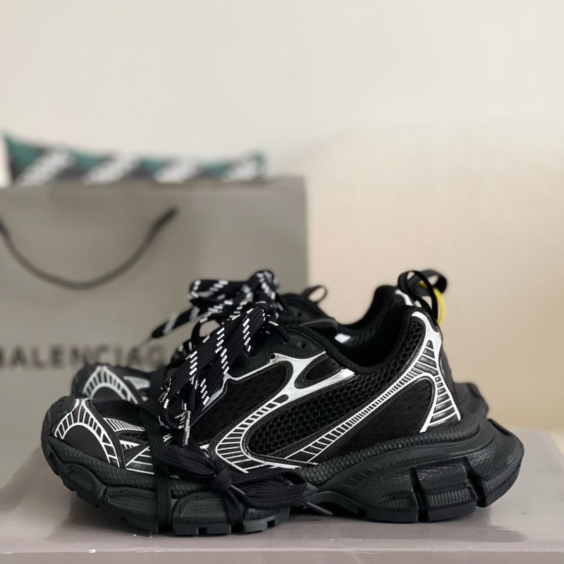 Ba*len*cia*ga Runner Sneakers