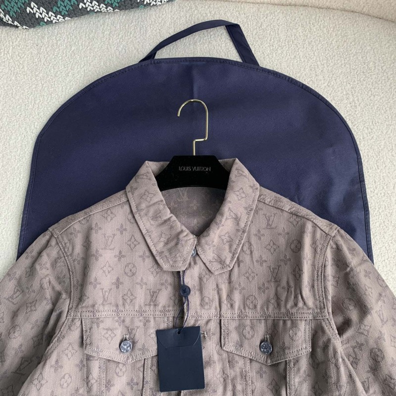 L0*is V*t0n Jackets