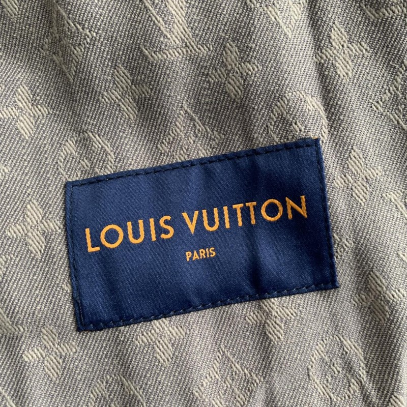L0*is V*t0n Jackets