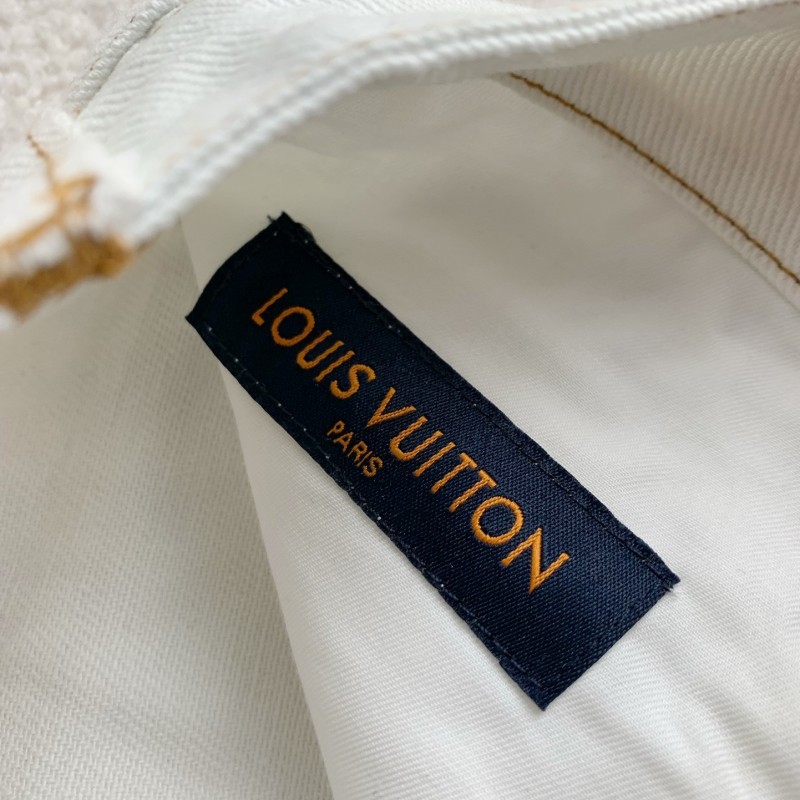 L0*is V*t0n Costumes