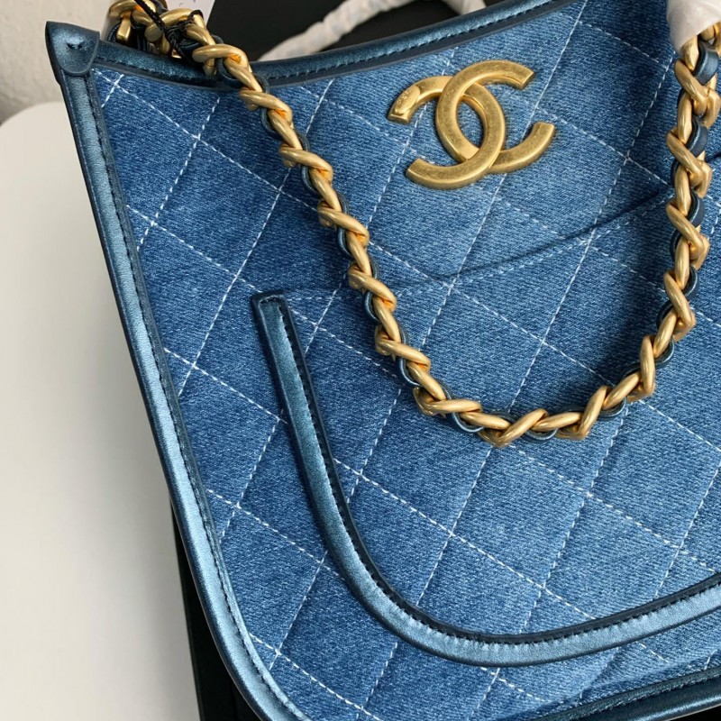 Ch*el Denim Hobo pocket straggler shoulder bag Size:22*6*24cm