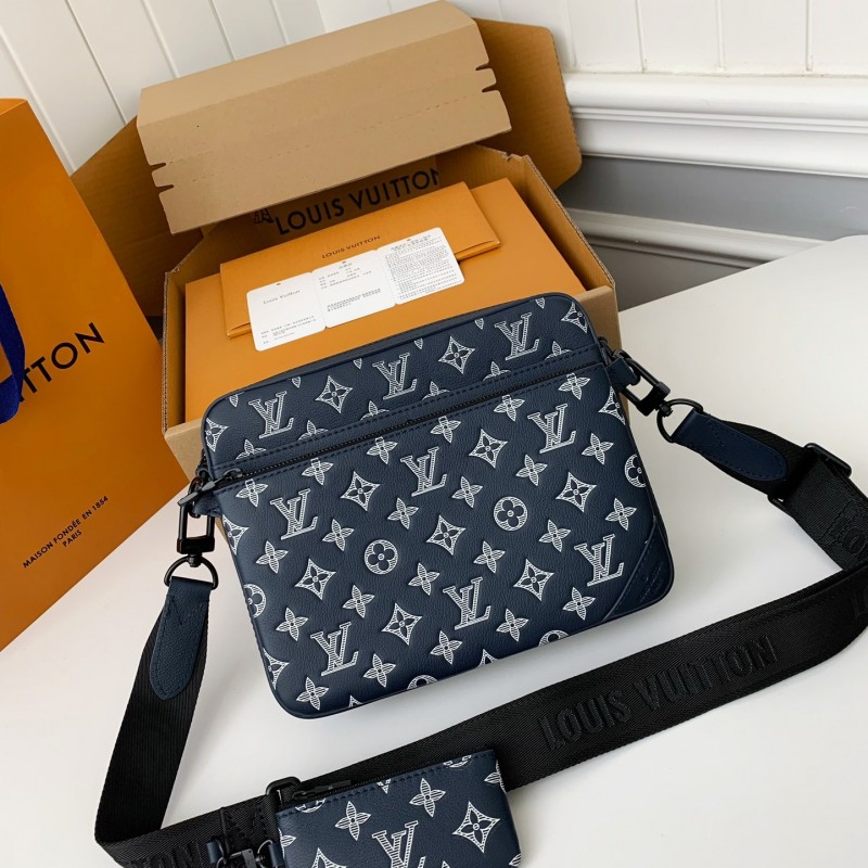 L0*is V*t0n The new TRIO Postman Pack M24753 Size: 25*18.5*7cm