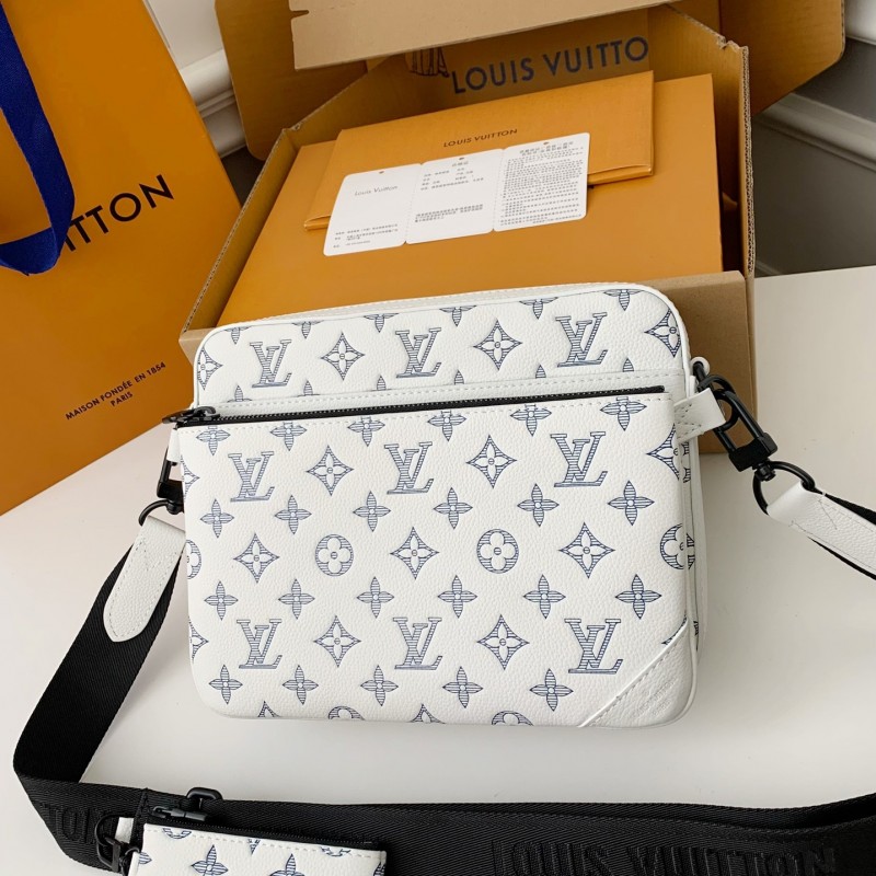L0*is V*t0n The new TRIO Postman Pack M24753 Size: 25*18.5*7cm